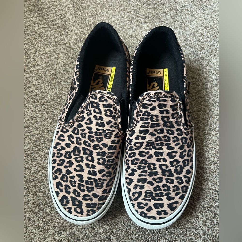 Vans Ortholite Deluxe Comfort Black and Tan leopard Slip-On Sneakers, like new,